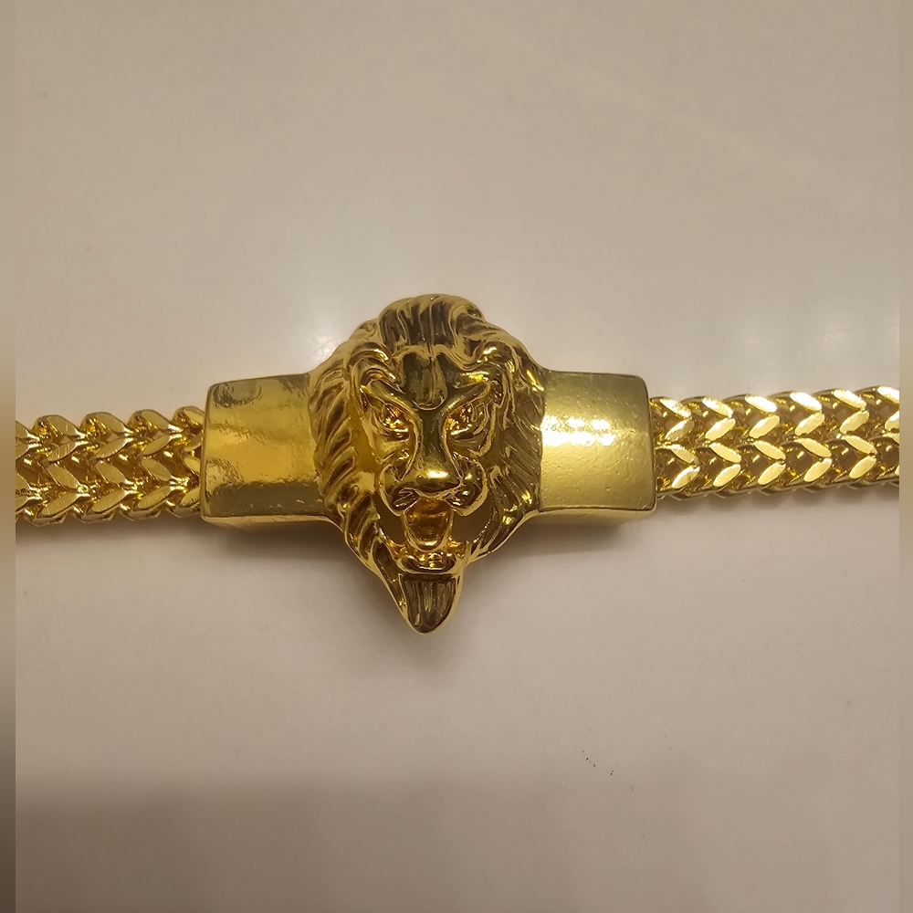 Lioness Gold Lion Head Chain Bracelet - Picture 6 of 16